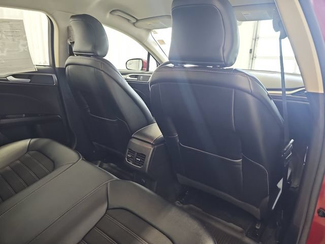 Used 2017 Ford Fusion SE w/ Equipment Group 201A FWD image 30