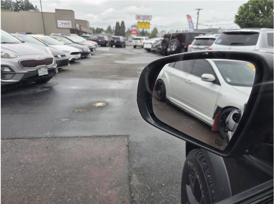 Used 2018 Jeep Cherokee Trailhawk AWD/4WD image 13