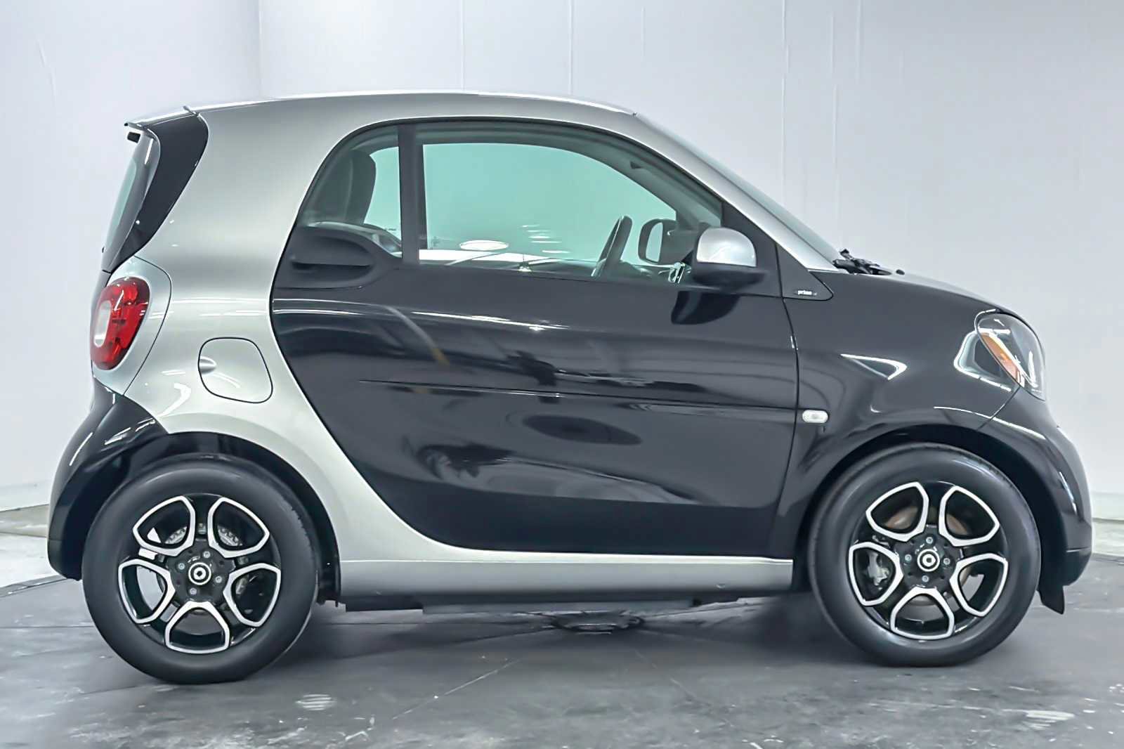 Used 2018 smart fortwo electric drive image 7