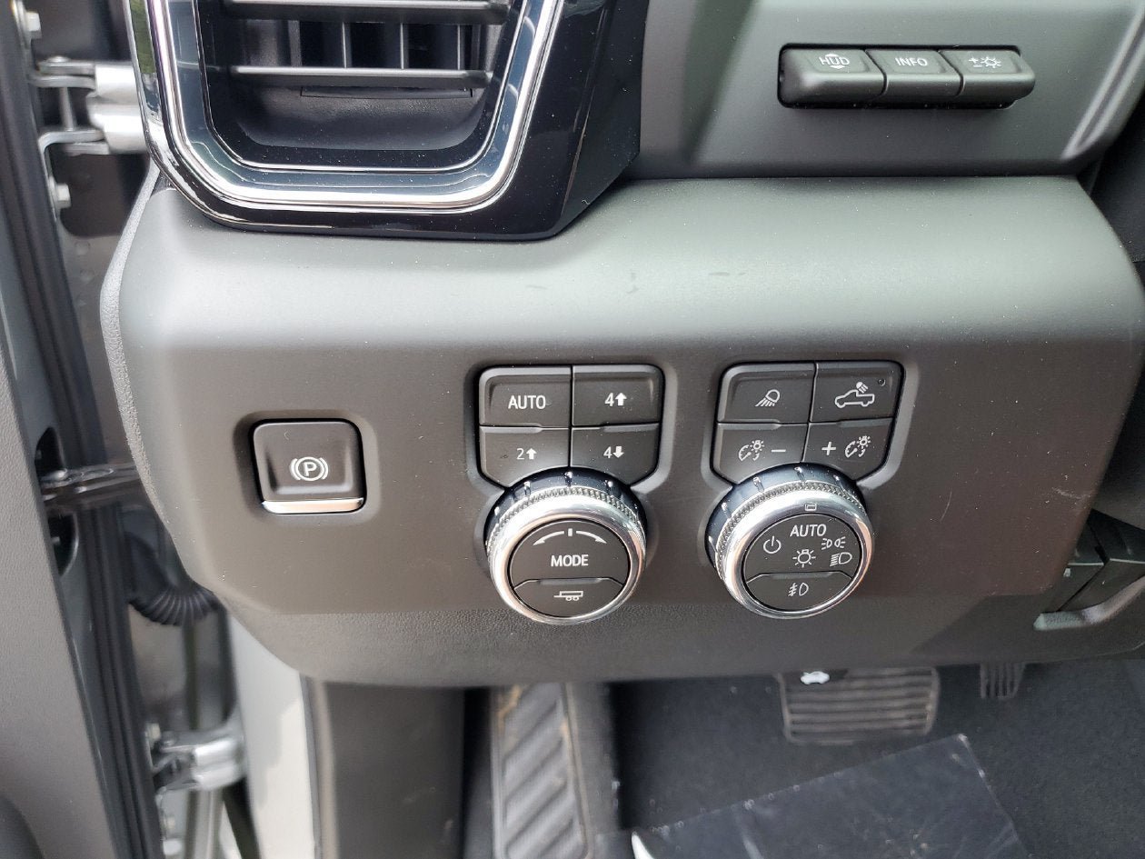 New 2026 GMC Sierra 2500 Denali w/ Denali Reserve Package AWD/4WD image 31