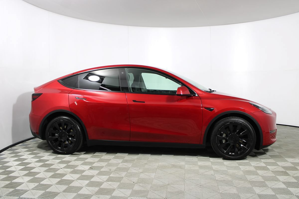 Used 2022 Tesla Model Y Long Range AWD/4WD image 30