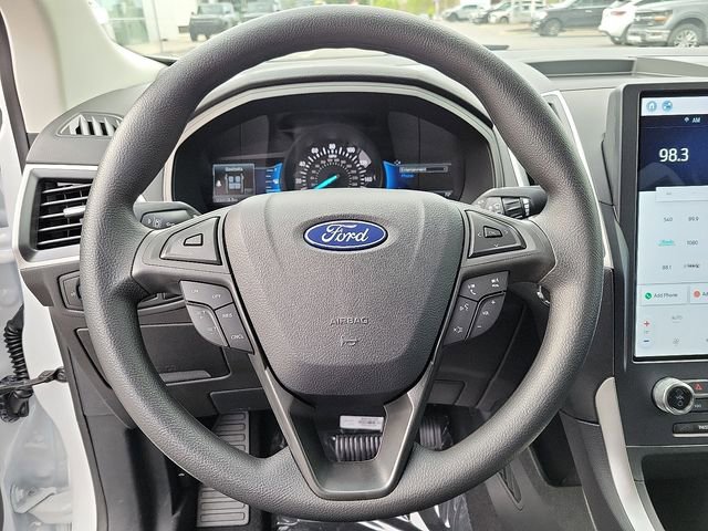 New 2024 Ford Edge SE image 8