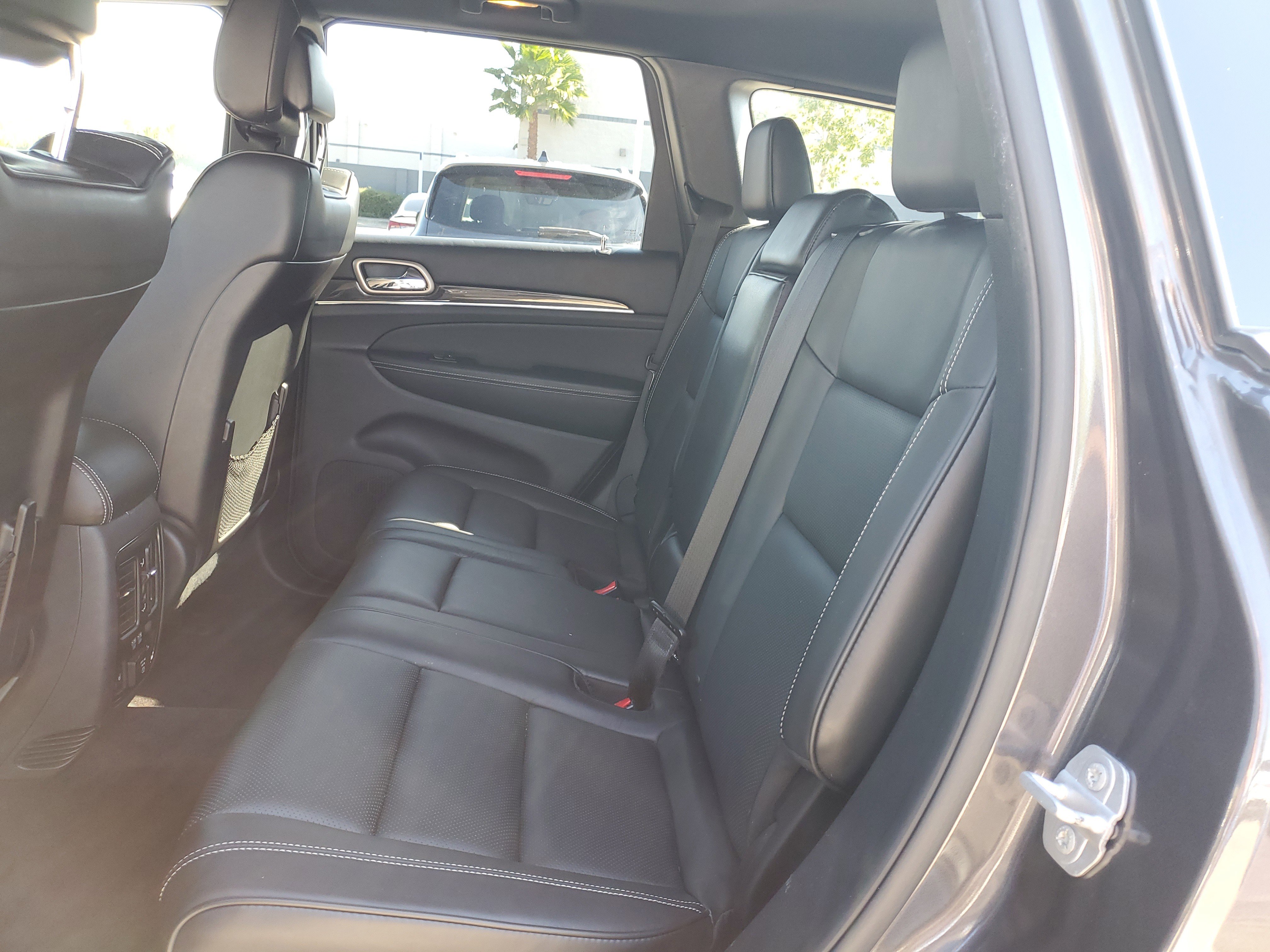 Used 2015 Jeep Grand Cherokee Overland w/ Advanced Technology Group image 10