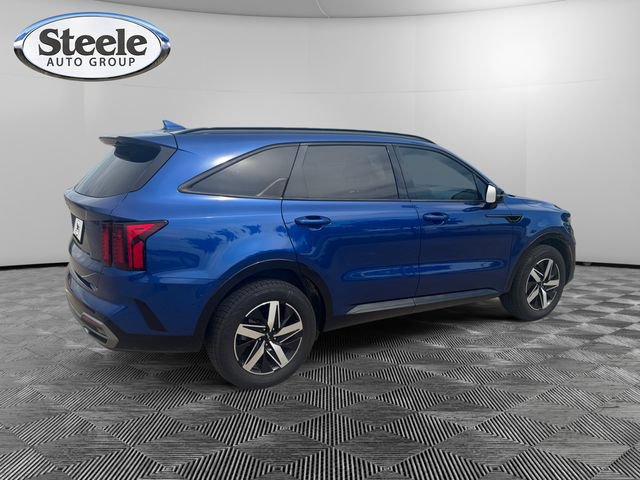 Used 2023 Kia Sorento S w/ Panoramic Sunroof Package FWD image 4