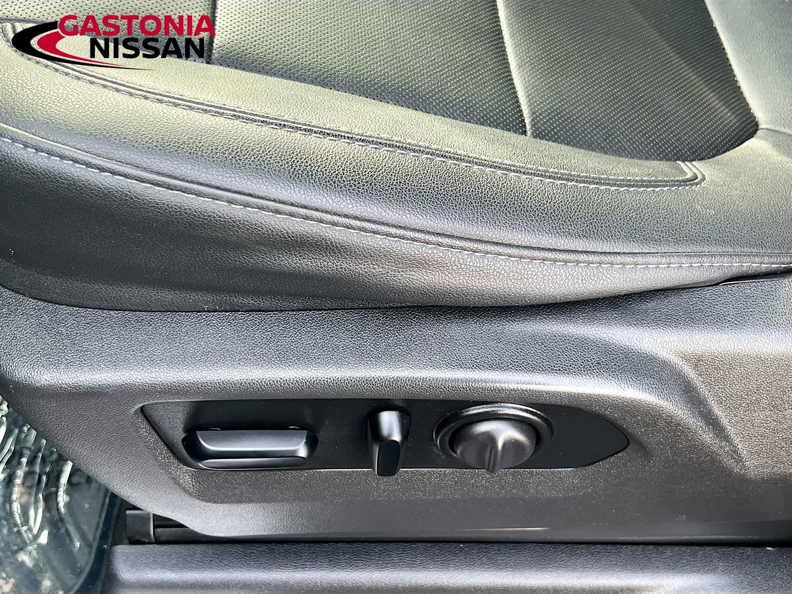 Used 2021 Chevrolet Silverado 1500 LTZ w/ LTZ Premium Package image 26