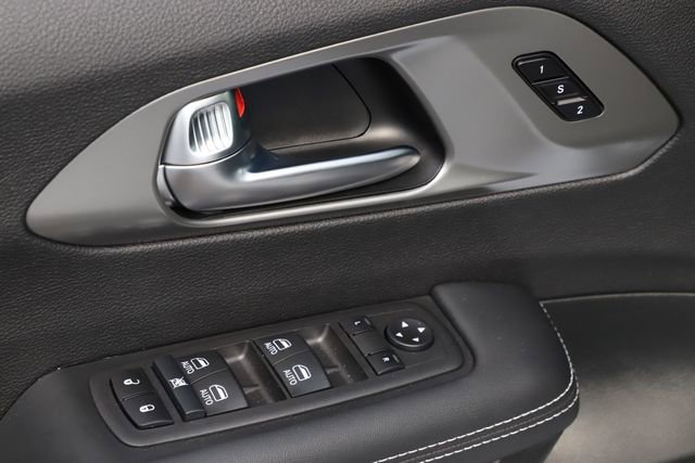 Used 2026 Chrysler Pacifica Select FWD image 18