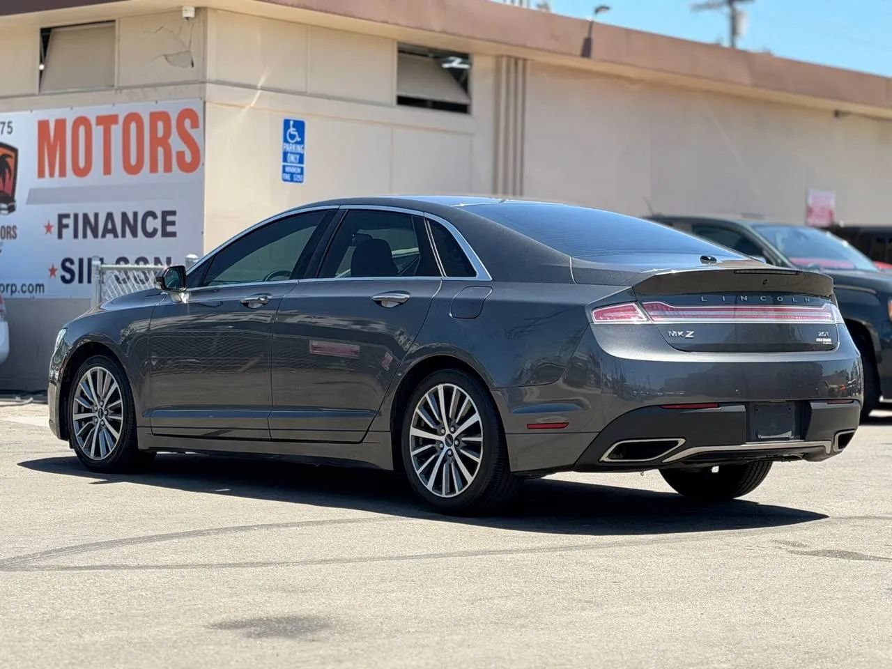 Used 2017 Lincoln MKZ Premiere FWD image 9