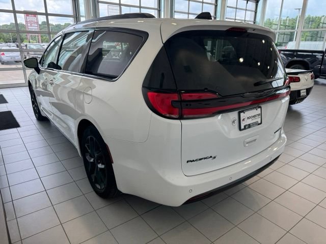 Used 2025 Chrysler Pacifica Limited FWD image 41
