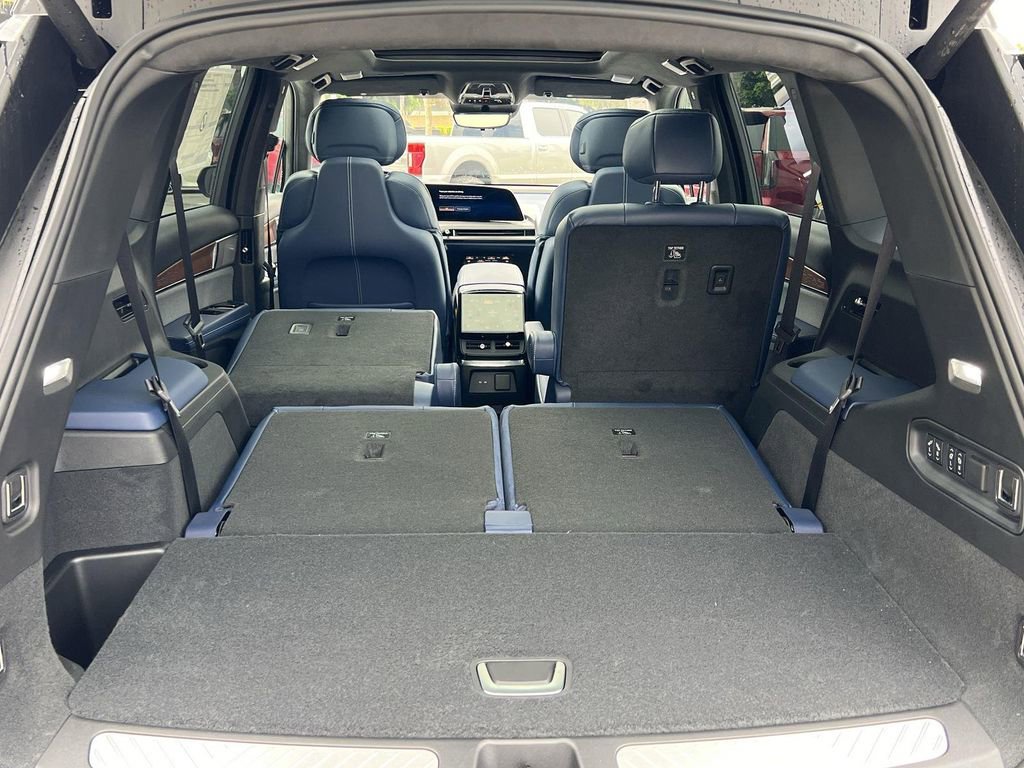 New 2026 Cadillac Vistiq Premium Luxury image 32