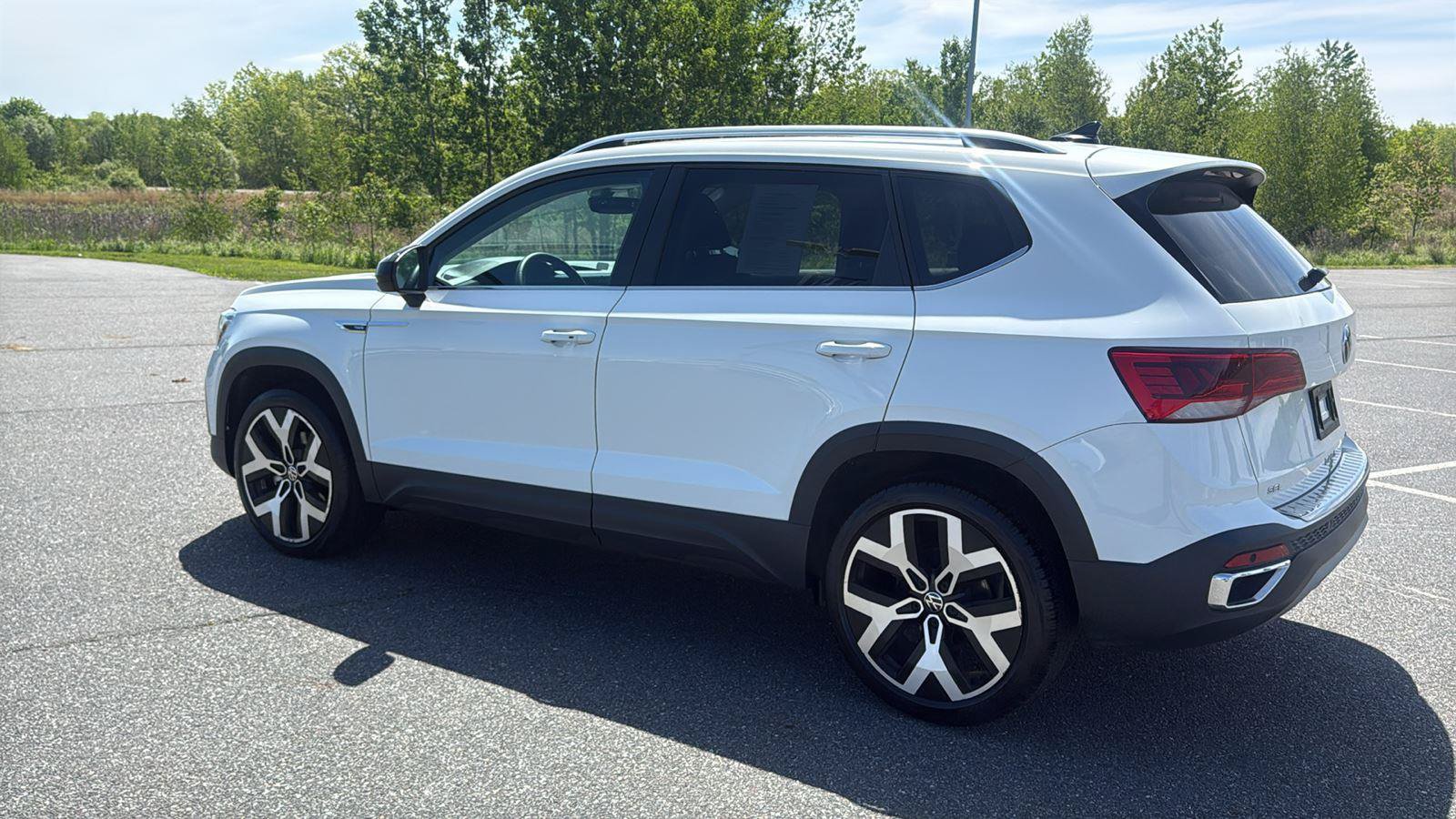 Used 2023 Volkswagen Taos SEL AWD/4WD image 9