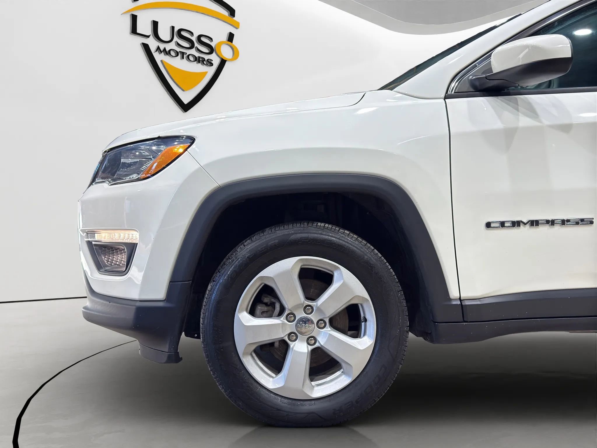 Used 2019 Jeep Compass Latitude image 28