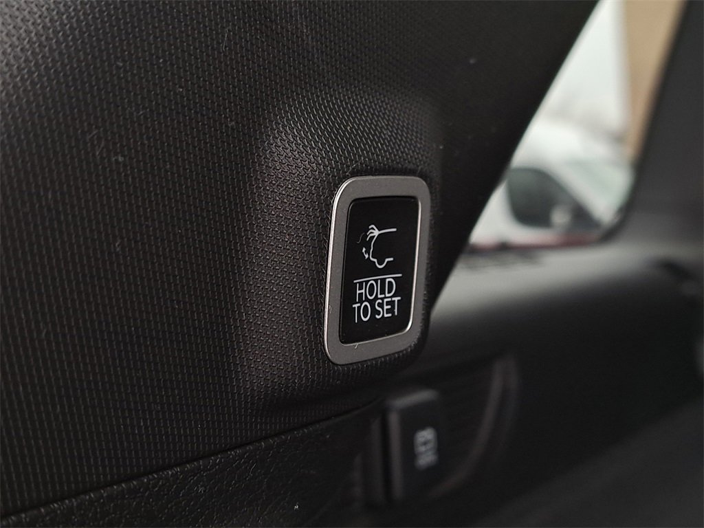 Certified 2023 Jeep Grand Cherokee Overland w/ Advanced Protech Group III image 9