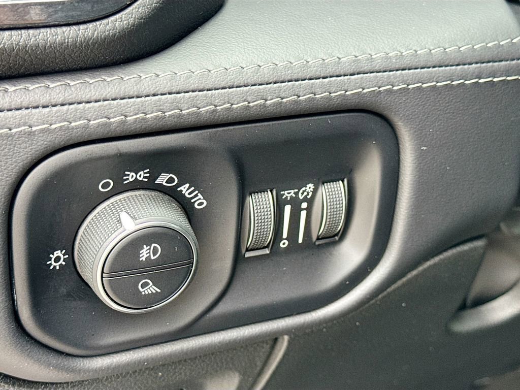 Used 2023 RAM 1500 Limited w/ Trailer Tow Group RWD image 12