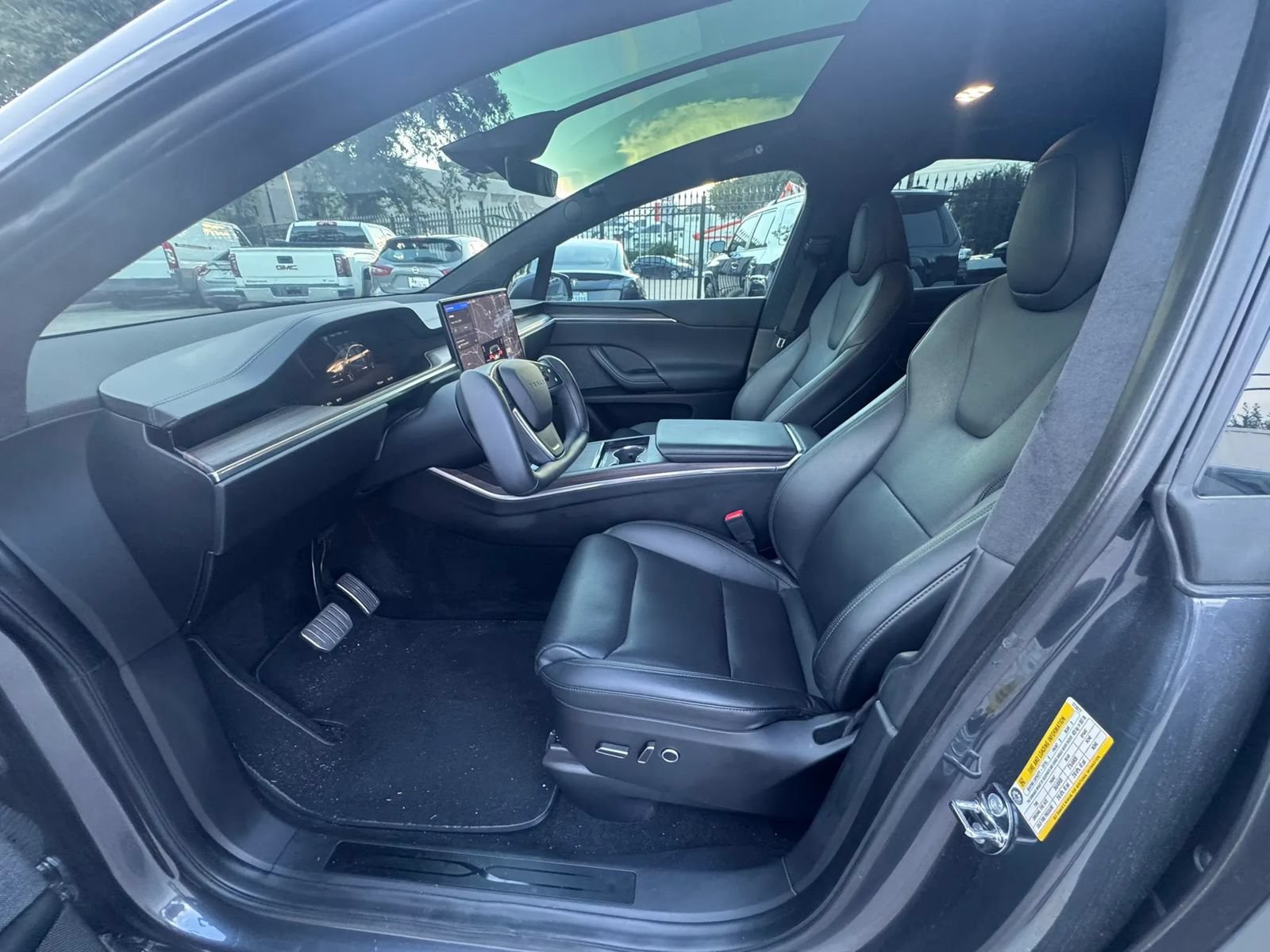 Used 2023 Tesla Model X AWD/4WD image 4