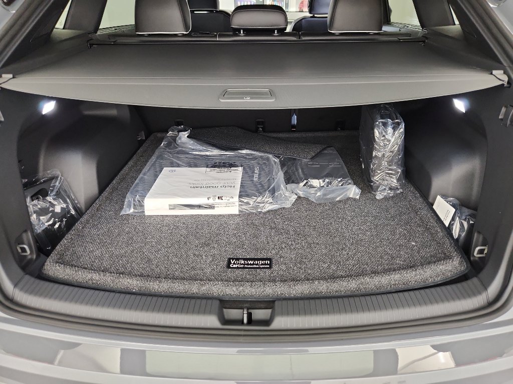 New 2026 Volkswagen Atlas Cross Sport SEL Premium R-Line image 37