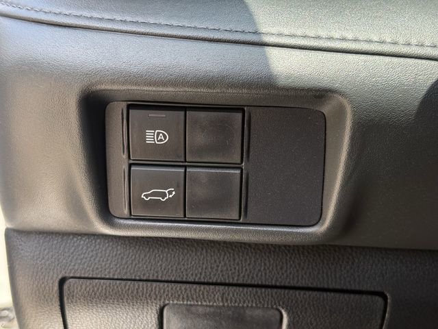 Used 2021 Toyota Highlander XSE FWD image 24