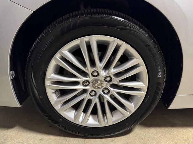 Used 2014 Lexus ES 350 w/ Luxury Package FWD image 38