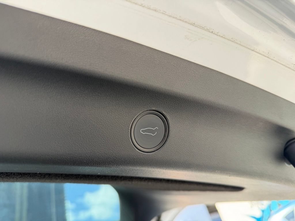 Used 2020 Tesla Model Y Long Range AWD/4WD image 23