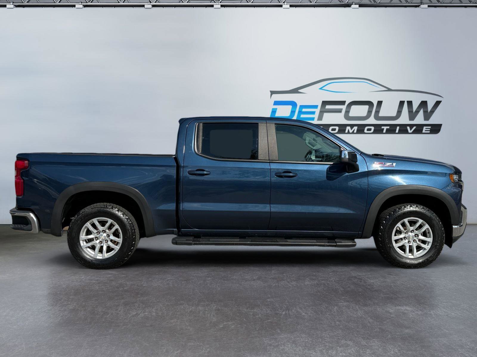Used 2019 Chevrolet Silverado 1500 LT w/ Z71 Off-Road Package AWD/4WD image 2