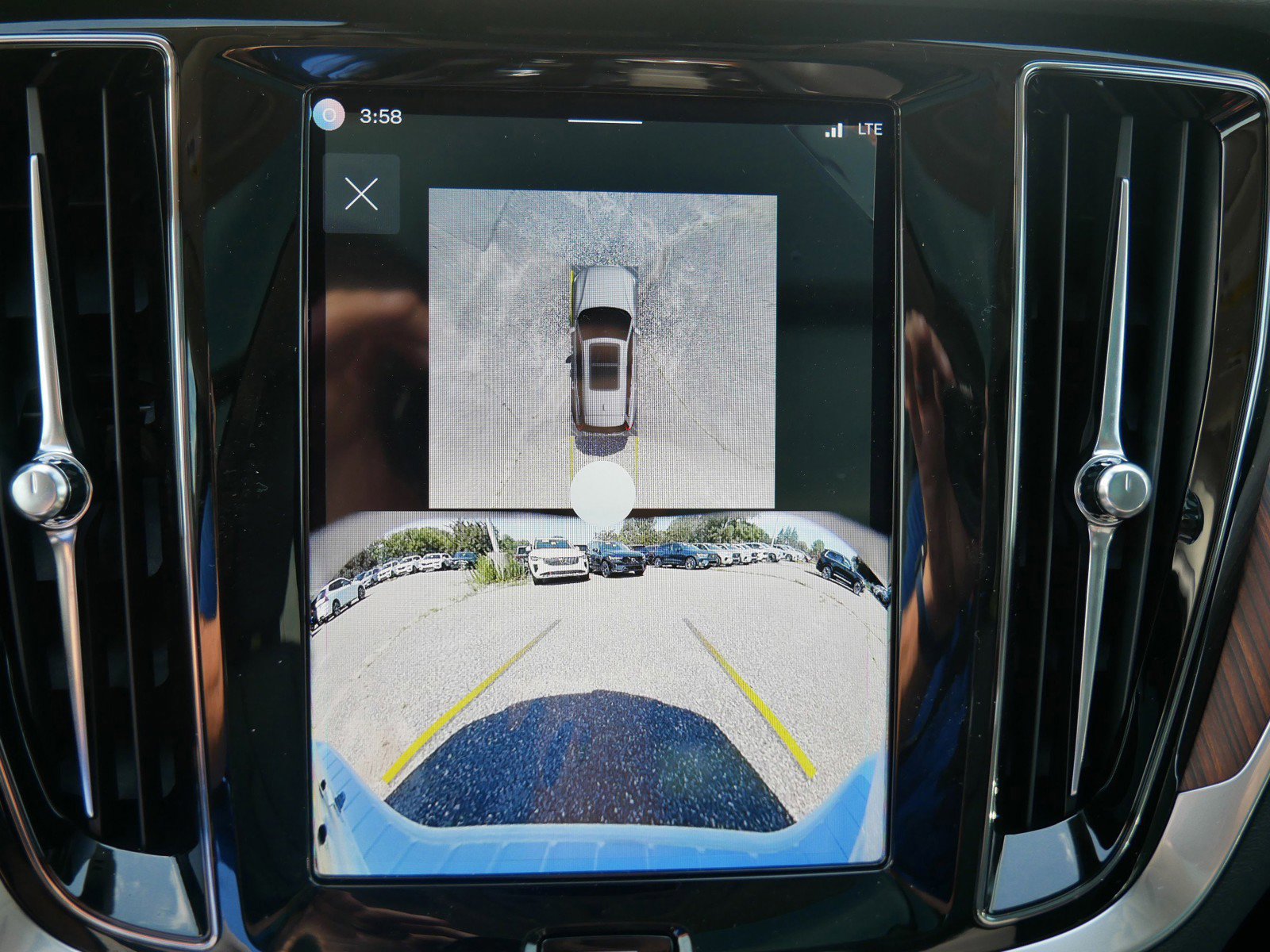 New 2026 Volvo V60 B5 Cross Country Plus w/ Climate Package image 10