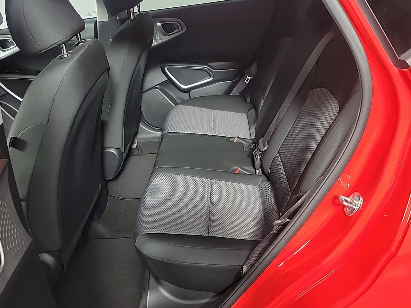 Certified 2023 Kia Soul LX w/ LX Technology Package FWD image 17