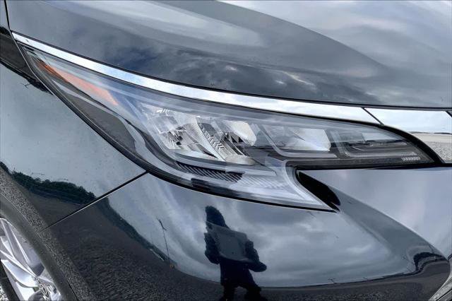 Certified 2024 Toyota Sienna LE FWD image 27