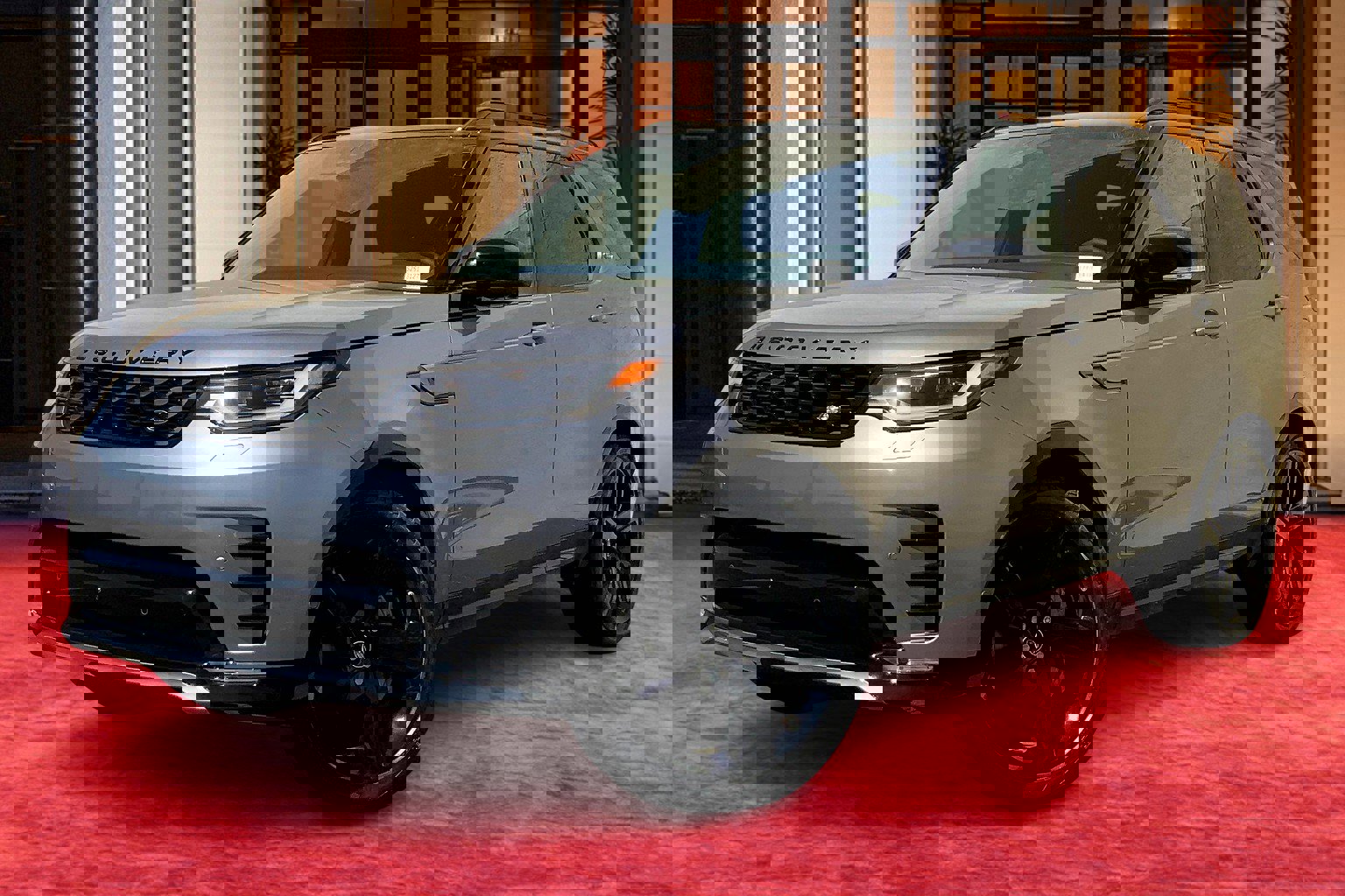 New 2025 Land Rover Discovery Dynamic SE