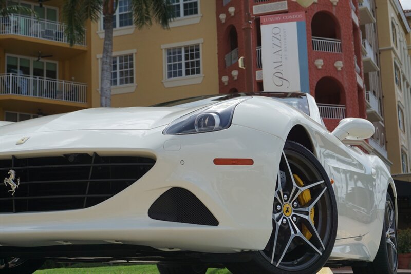 Used 2017 Ferrari California T RWD image 27