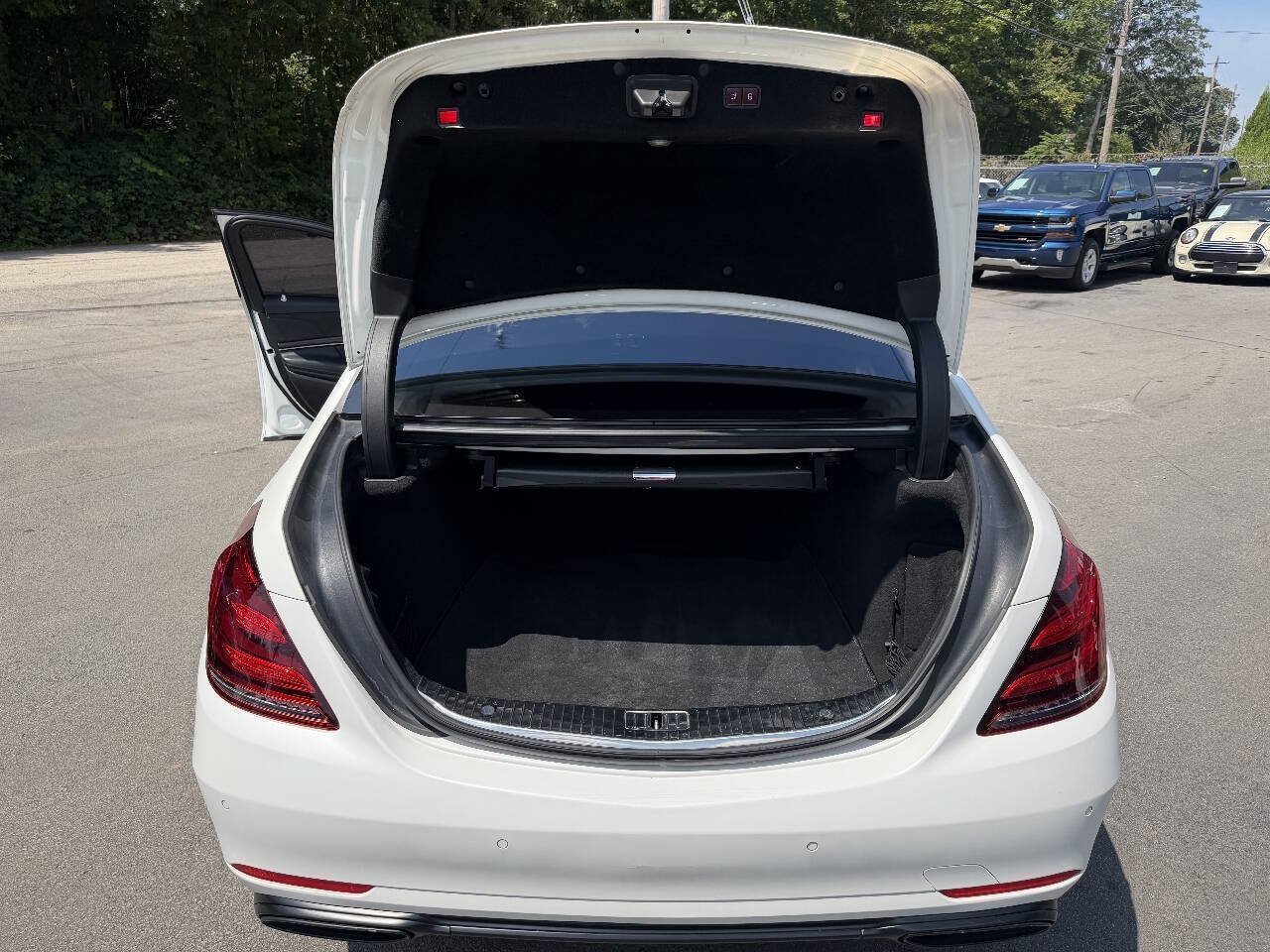Used 2019 Mercedes-Benz S 560 4MATIC Sedan image 6