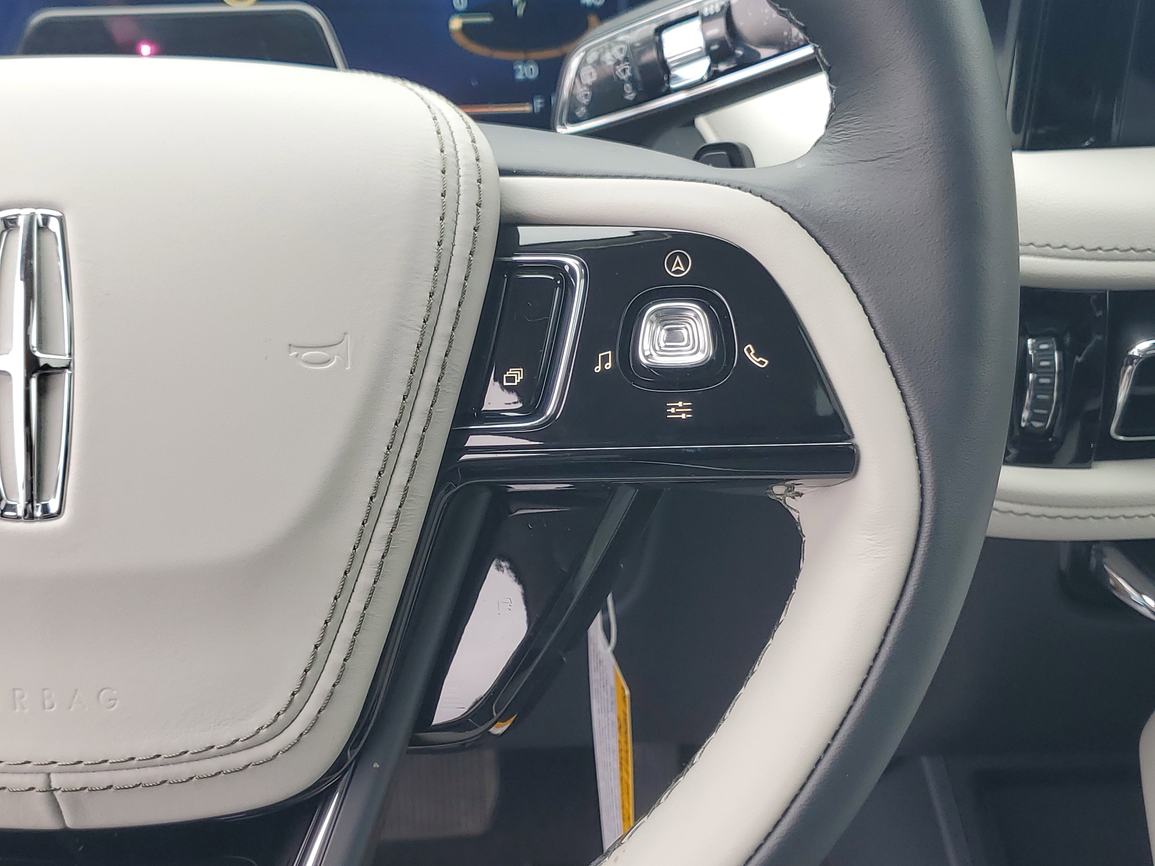 New 2026 Lincoln Aviator Premiere image 17