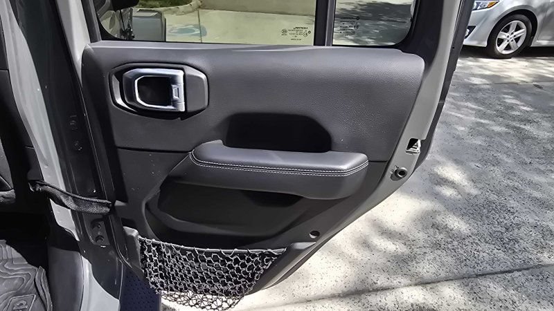 Used 2020 Jeep Wrangler Unlimited Sahara AWD/4WD image 31