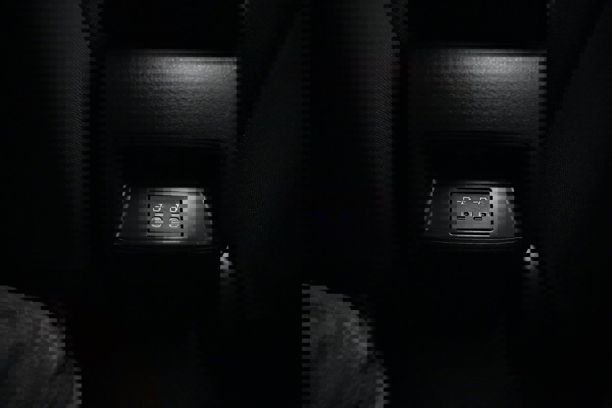 Used 2024 Toyota Corolla LE image 19