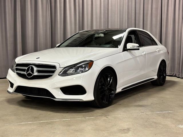 Used 2014 Mercedes-Benz E 250 BlueTEC 4MATIC Sedan image 3