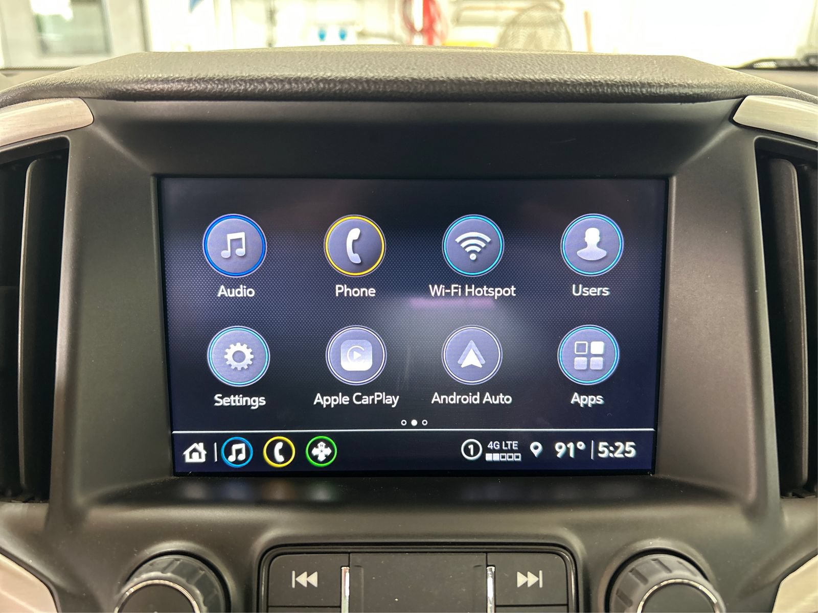 Used 2024 GMC Terrain SLT FWD image 31