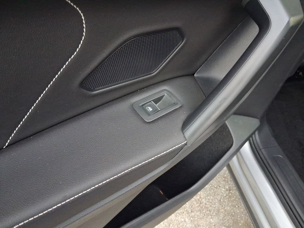 Certified 2023 Volkswagen Tiguan SE R-Line FWD image 12