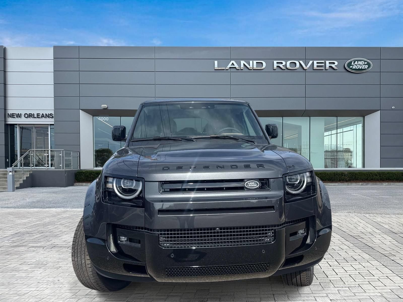 New 2026 Land Rover Defender 130 X-Dynamic SE AWD/4WD image 4