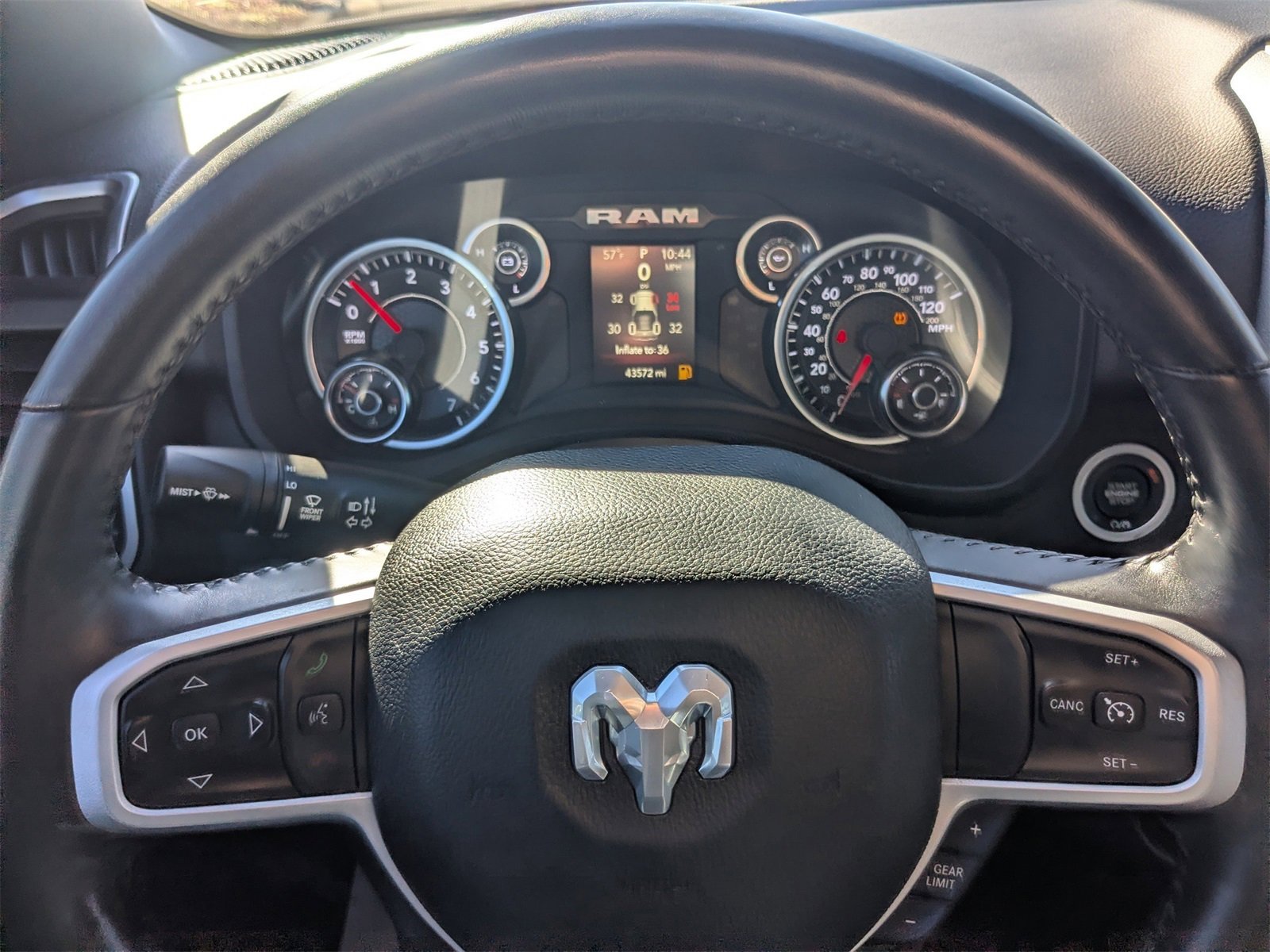 Used 2019 Chevrolet Equinox LT w/ Driver Convenience Package image 28