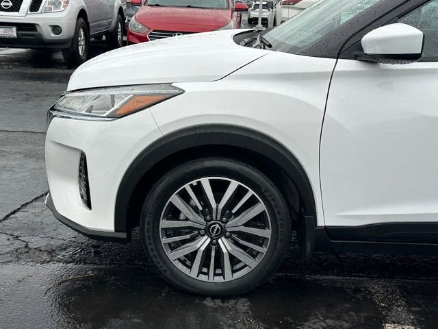 Certified 2024 Nissan Kicks SV FWD image 8
