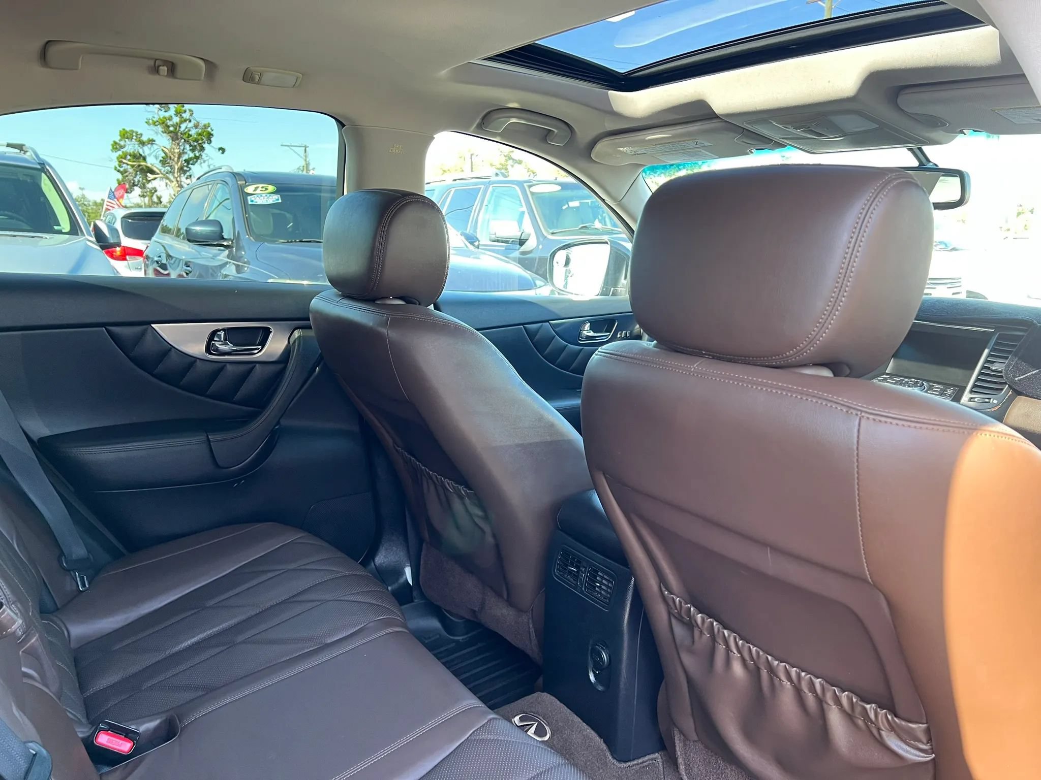 Used 2010 INFINITI FX35 AWD w/ Navigation Pkg image 13