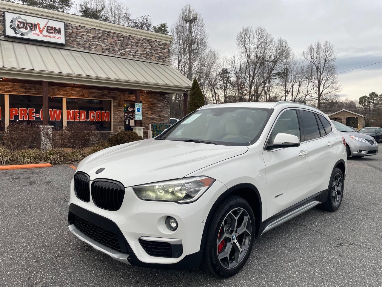 Used 2016 BMW X1 xDrive28i AWD/4WD image 5