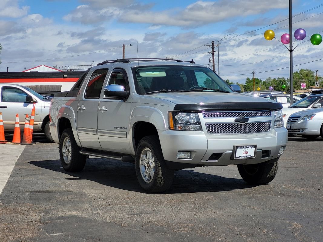 Used 2012 Chevrolet Avalanche LT w/ Suspension Package, Off-Road image 5
