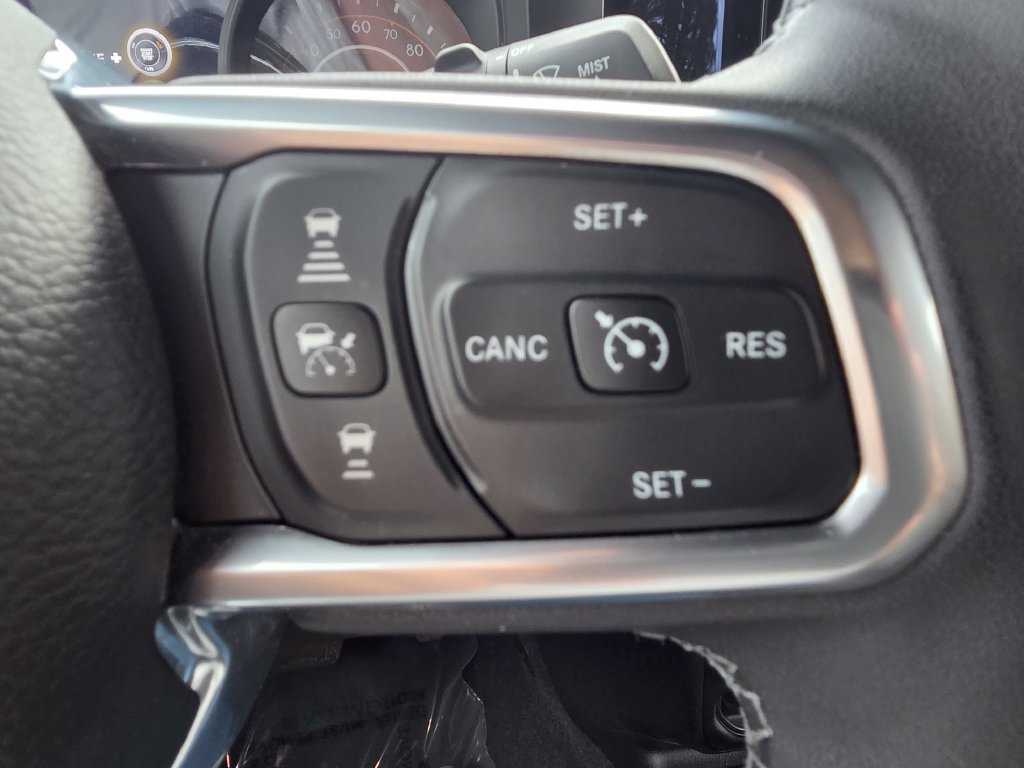 Used 2026 Jeep Wrangler Unlimited Sahara AWD/4WD image 27