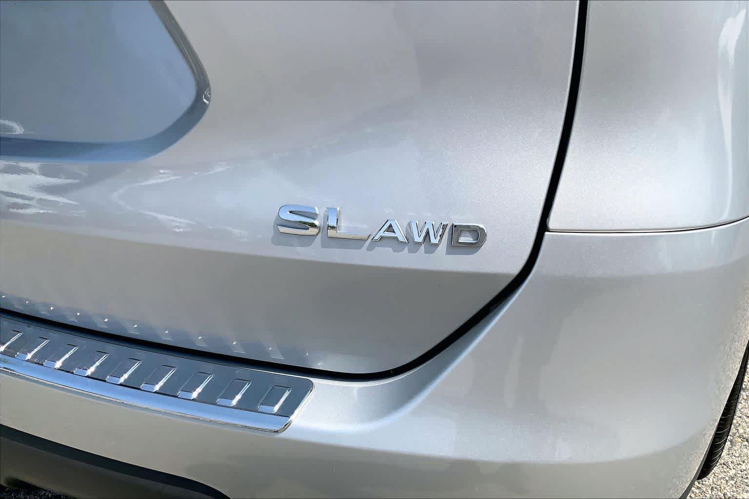 Used 2015 Nissan Rogue SL AWD/4WD image 31