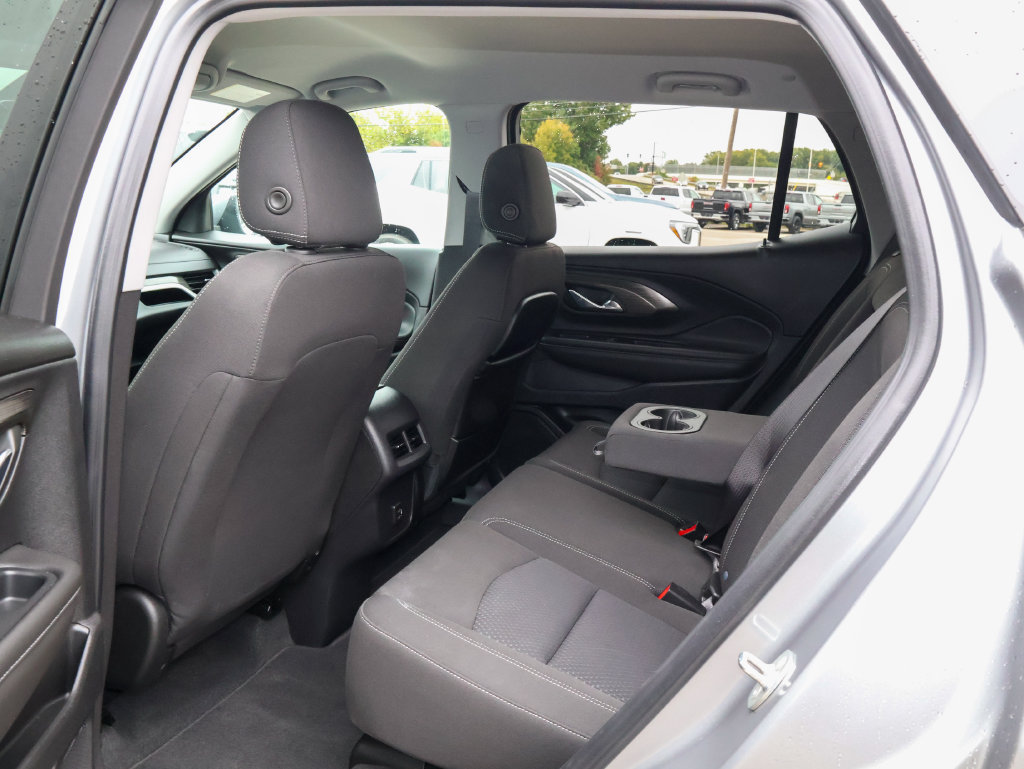 Used 2023 GMC Terrain SLE w/ Driver Convenience Package FWD image 10