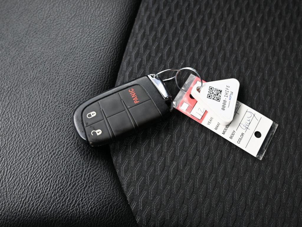 Used 2022 Jeep Compass Latitude image 30