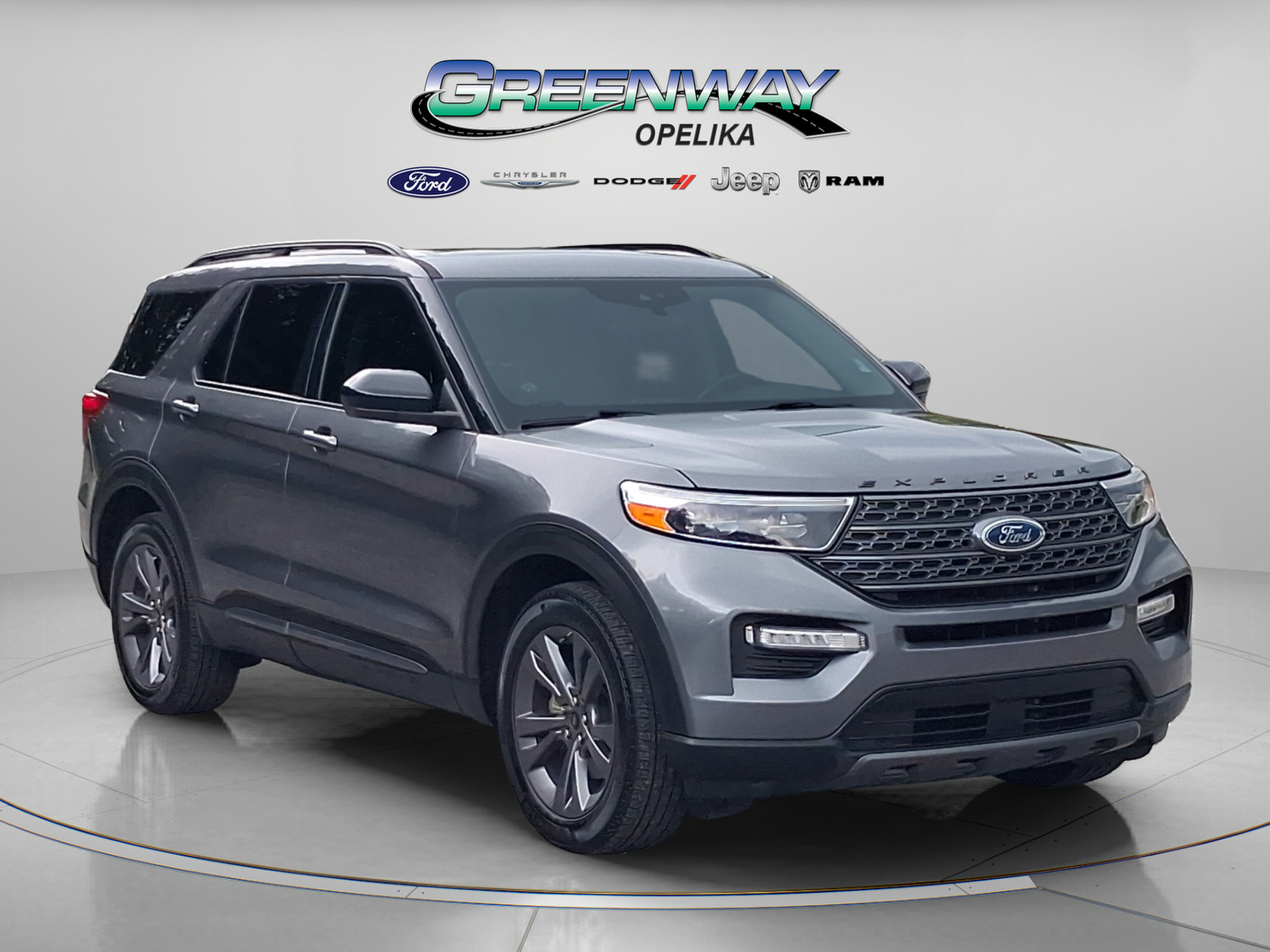 Used 2024 Ford Explorer XLT w/ Equipment Group 202A AWD/4WD image 1