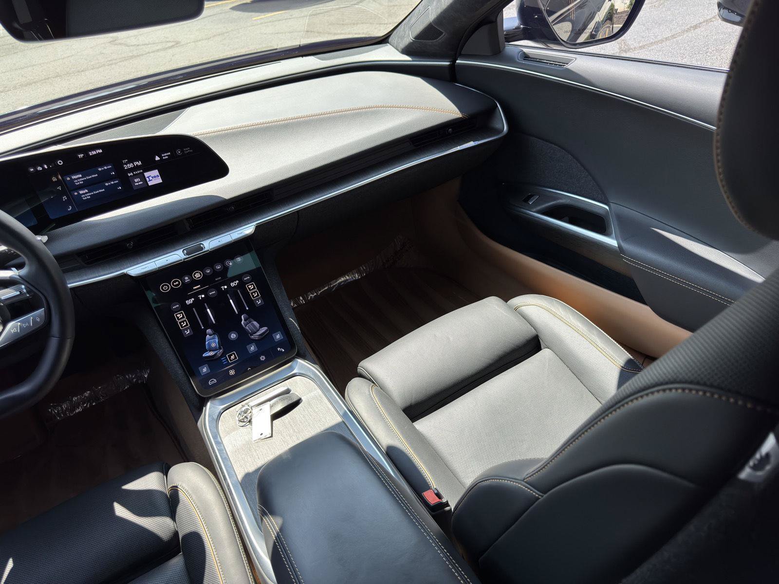 Used 2025 Lucid Air Touring AWD/4WD image 35