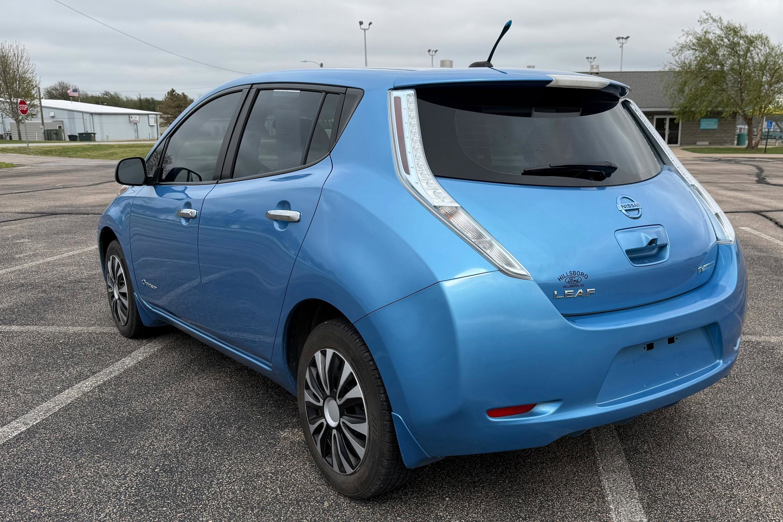 Used 2014 Nissan Leaf S FWD image 7