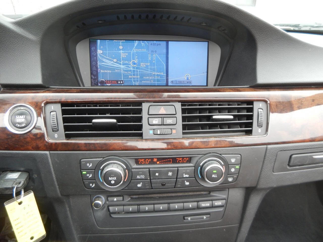 Used 2010 BMW 328i Convertible image 3