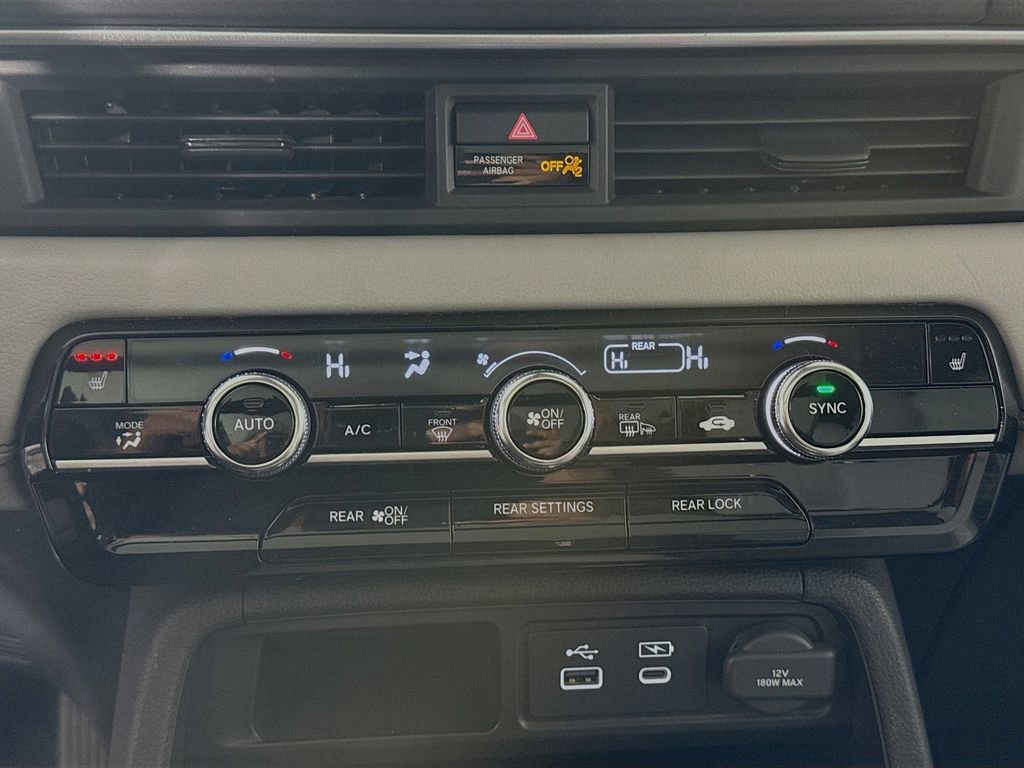 Certified 2024 Honda Pilot Touring image 15